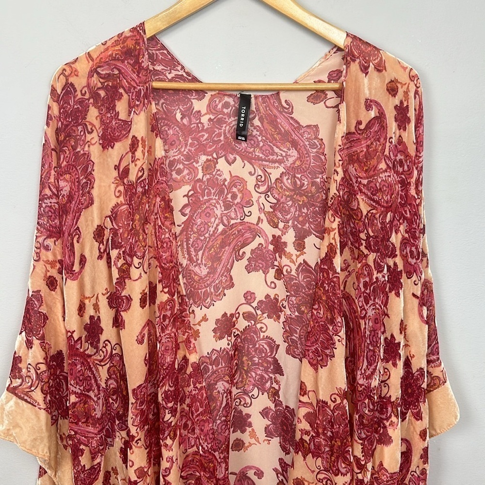 Torrid Velvet Paisley Burnout Ruana Kimono Open Front
Cardigan One Size - Picture 6 of 11